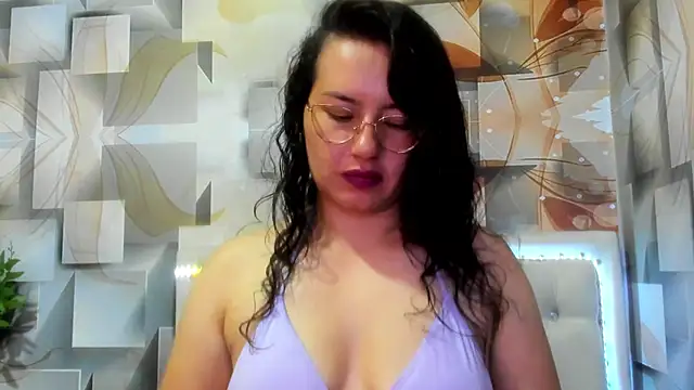 Snapshot of koral_purple chatting on November 12, 1:22 pm koral purple online show from November 12, 1:22 pm