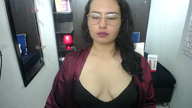 Snapshot of koral_purple chatting on November 24, 1:33 pm koral purple online show from November 24, 1:33 pm