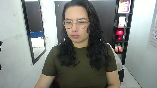 Snapshot of koral_purple chatting on December 4, 12:14 pm koral purple online show from December 4, 12:14 pm