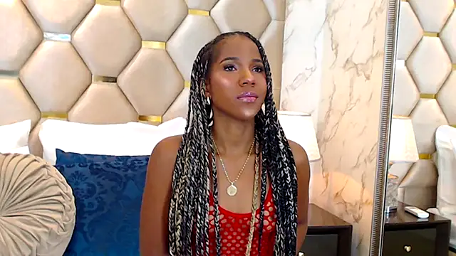 Snapshot of SienaVoss chatting on November 24, 12:16 pm SienaVoss online show from November 24, 12:16 pm