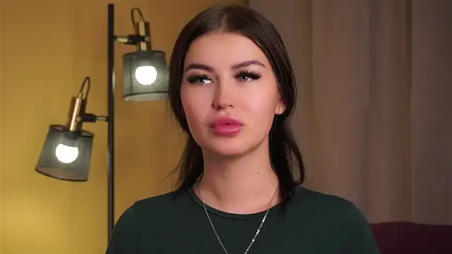 Snapshot of CoreenYorton chatting on December 15, 1:10 am CoreenYorton online show from December 15, 1:10 am