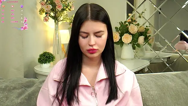 Snapshot of CoreenYorton chatting on February 5, 1:21 am CoreenYorton online show from February 5, 1:21 am