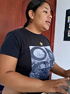 Sarahy- online show from May 12, 1:08 pm