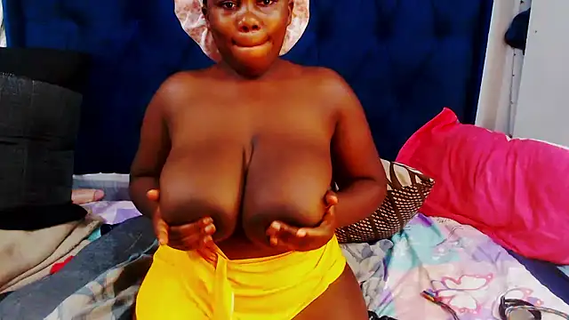 Snapshot of DarkCherryx chatting on January 14, 7:14 am DarkCherryx online show from January 14, 7:14 am