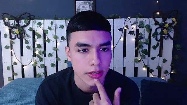 DUVAN MONTES online show from November 21, 1:21 pm