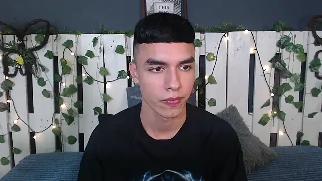 DUVAN MONTES online show from December 2, 7:53 pm