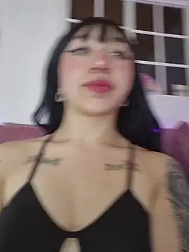 Snapshot of dirty_diiana chatting on November 18, 10:09 am dirty diiana online show from November 18, 10:09 am