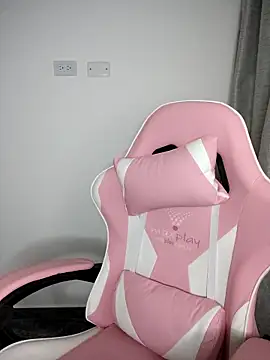 Sarah Lark- online show from February 23, 11:46 pm