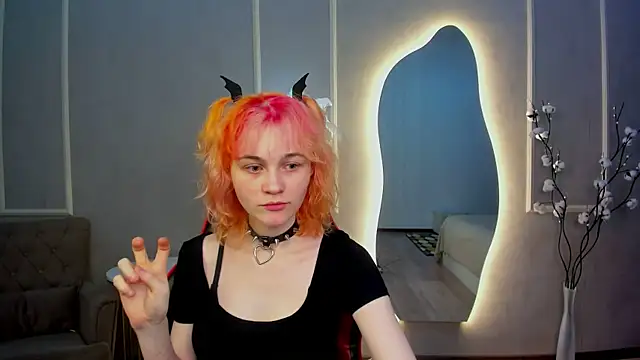 Awawrin online show from November 17, 1:28 pm