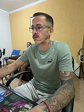 Lucasjandre online show from June 2, 11:51 pm