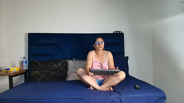 sharon stone5 online show from November 25, 12:27 pm