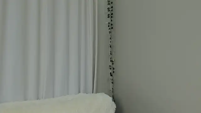 AngilaWineberg online show from December 4, 7:06 am