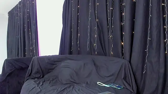 Snapshot of AnitSky chatting on November 14, 6:39 pm AnitSky online show from November 14, 6:39 pm