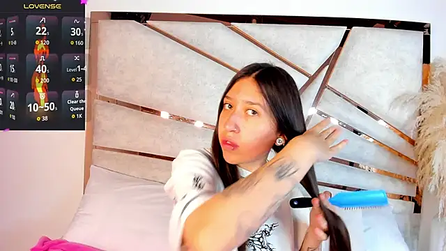 venusmorgan  online show from November 26, 1:45 pm