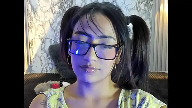 Valkyfoxxx online show from November 22, 3:05 am