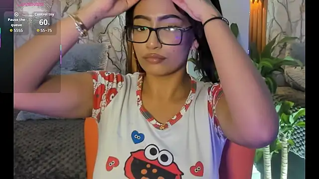 Valkyfoxxx online show from December 2, 2:45 pm