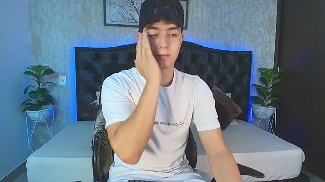 MaxxiCruzz online show from November 30, 12:58 am