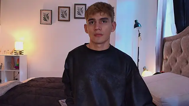 estebanperez 26 online show from January 10, 1:35 pm