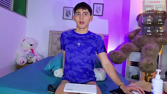 estebanperez 26 online show from June 4, 11:22 pm