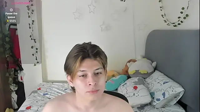 Snapshot of Felix_kitty chatting on November 21, 8:18 pm Felix kitty online show from November 21, 8:18 pm