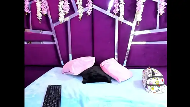 Nina Velvet online show from November 22, 1:59 am