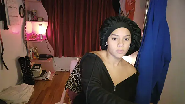 PrettyLittleProblem online show from November 25, 6:52 pm