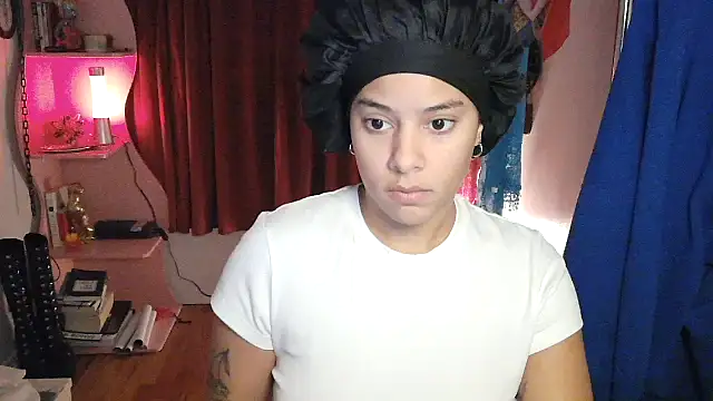 PrettyLittleProblem online show from November 26, 2:18 pm