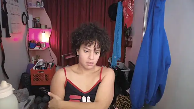 PrettyLittleProblem online show from December 1, 5:51 pm