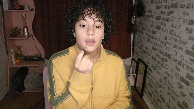 PrettyLittleProblem online show from December 4, 3:10 pm