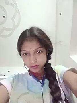 Snapshot of Mohnicute chatting on June 12, 6:40 pm Mohnicute online show from June 12, 6:40 pm