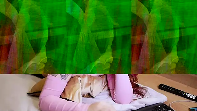 Snapshot of BellaBlush03 chatting on December 20, 12:18 am BellaBlush03 online show from December 20, 12:18 am