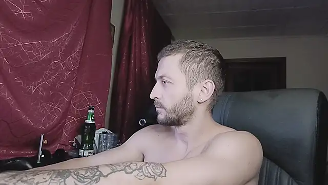 Snapshot of 333Alone_in_theDark777 chatting on November 20, 4:40 pm 333Alone in theDark777 online show from November 20, 4:40 pm