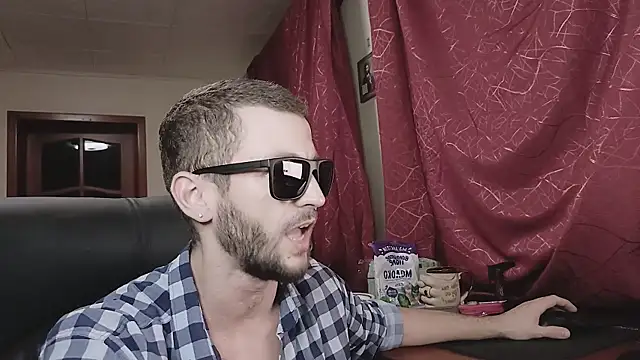 Snapshot of 333Alone_in_theDark777 chatting on November 27, 8:00 pm 333Alone in theDark777 online show from November 27, 8:00 pm