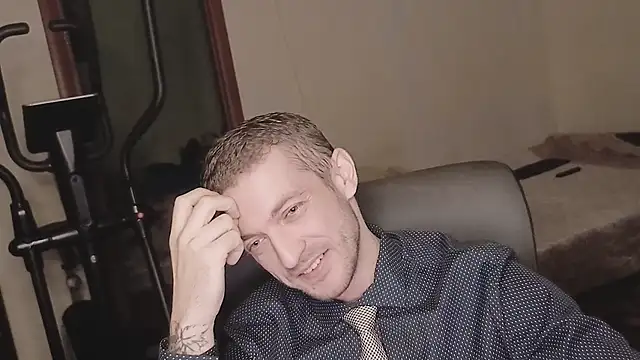 Snapshot of 333Alone_in_theDark777 chatting on December 3, 12:40 am 333Alone in theDark777 online show from December 3, 12:40 am