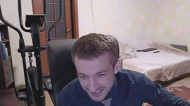 Snapshot of 333Alone_in_theDark777 chatting on December 3, 12:47 pm 333Alone in theDark777 online show from December 3, 12:47 pm