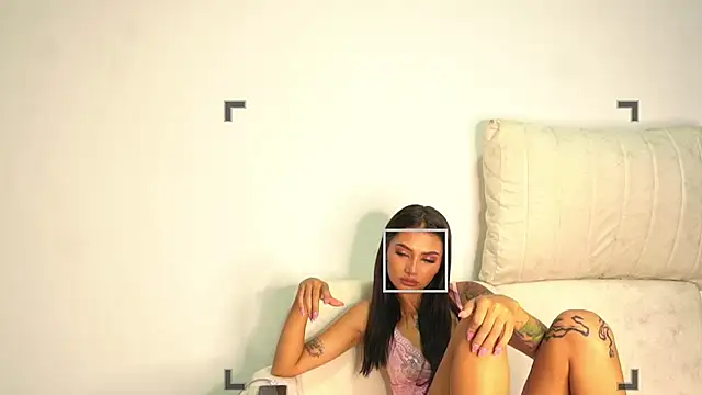 scarlethsaenz  online show from November 12, 1:39 am