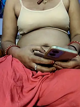 Snapshot of Priyaji-11 chatting on December 18, 4:46 pm Priyaji-11 online show from December 18, 4:46 pm