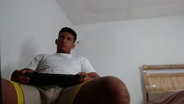 mathews    online show from December 3, 3:36 am