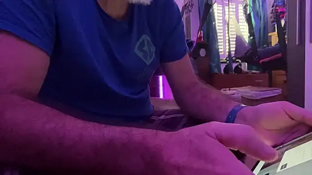 Snapshot of LeatherSdaddy chatting on April 2, 8:01 am LeatherSdaddy online show from April 2, 8:01 am