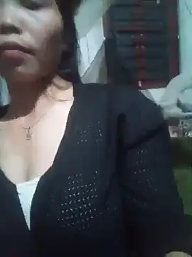 Snapshot of chim-yen chatting on November 17, 12:44 pm chim-yen online show from November 17, 12:44 pm