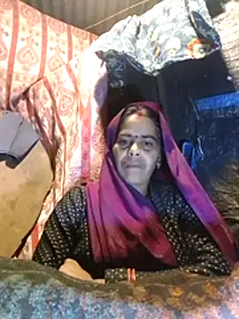 Snapshot of Neetujk chatting on December 22, 4:37 pm Neetujk online show from December 22, 4:37 pm