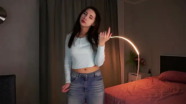 NanceeWestaway online show from November 27, 2:19 pm