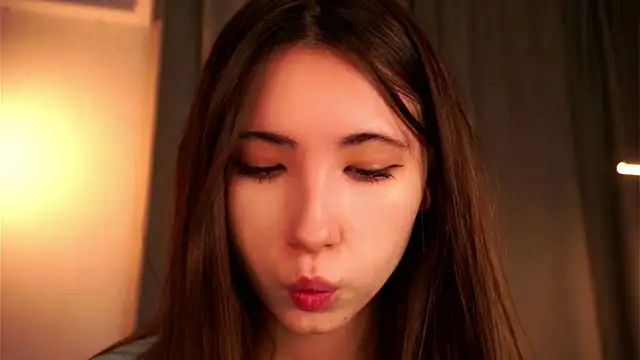 NanceeWestaway online show from December 5, 5:09 pm