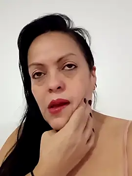 Snapshot of kristal253 chatting on November 30, 10:36 pm kristal253 online show from November 30, 10:36 pm