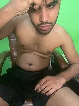 Snapshot of hotyyyyjonny chatting on May 9, 3:39 pm hotyyyyjonny online show from May 9, 3:39 pm