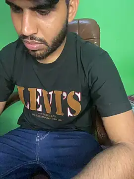 Snapshot of hotyyyyjonny chatting on June 1, 3:47 pm hotyyyyjonny online show from June 1, 3:47 pm
