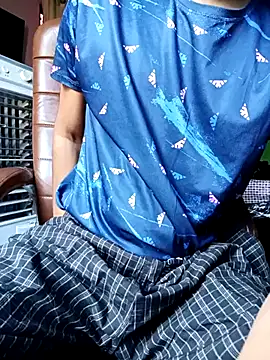 Snapshot of hotyyyyjonny chatting on June 17, 2:25 am hotyyyyjonny online show from June 17, 2:25 am