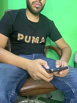 Snapshot of hotyyyyjonny chatting on June 19, 4:00 pm hotyyyyjonny online show from June 19, 4:00 pm