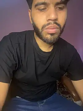 Snapshot of hotyyyyjonny chatting on June 25, 3:39 am hotyyyyjonny online show from June 25, 3:39 am