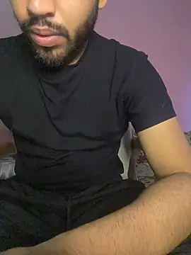 Snapshot of hotyyyyjonny chatting on June 26, 2:05 am hotyyyyjonny online show from June 26, 2:05 am